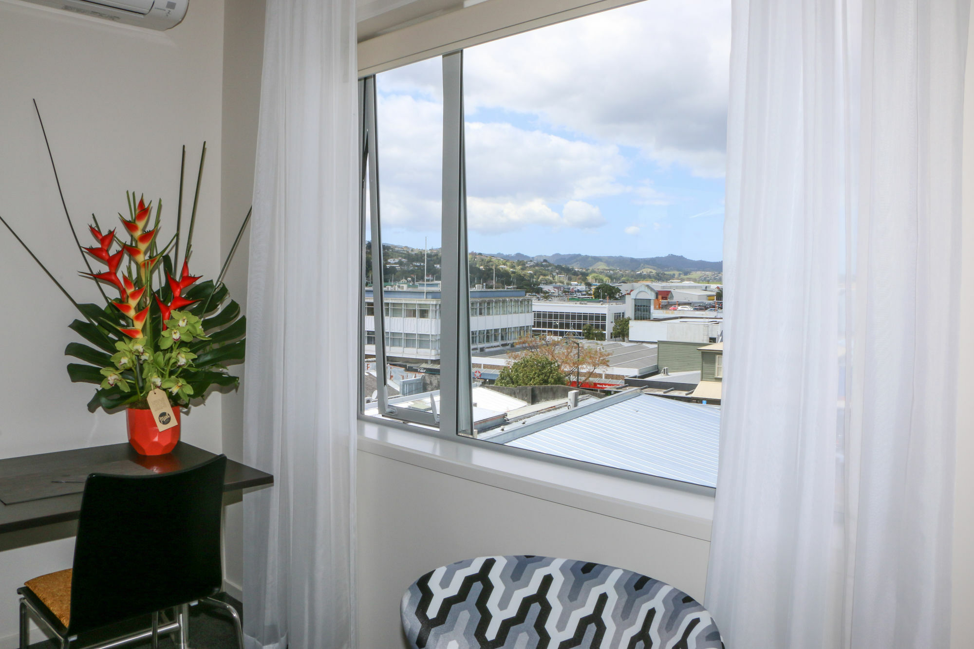 Quest Aparthotel 4*